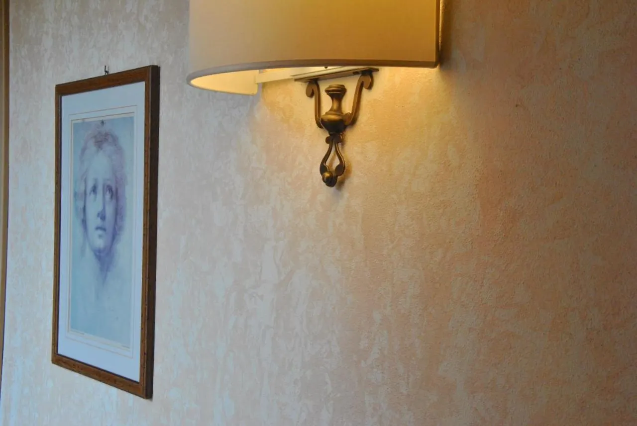 Hotel Pavone Angera