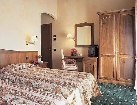 Hotel Pavone Angera