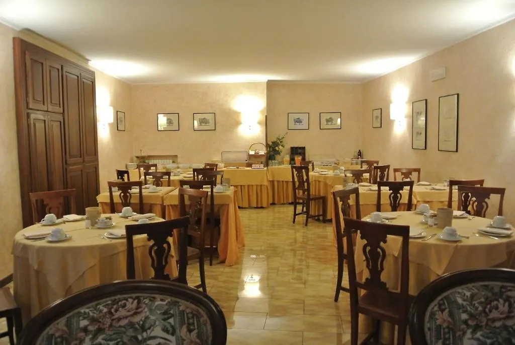 Hotel Pavone Angera Italia