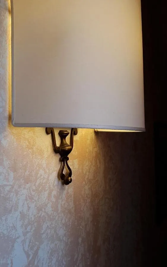 Hotel Pavone Angera Italia